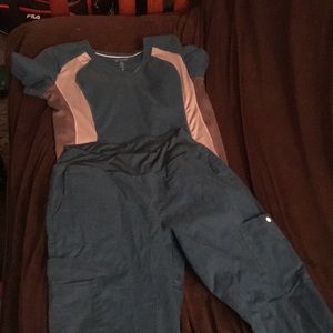 Scrub set size small the brand is allure